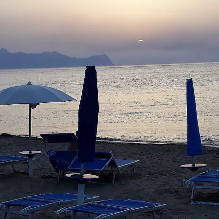 Sapori Di Mare Apartment *